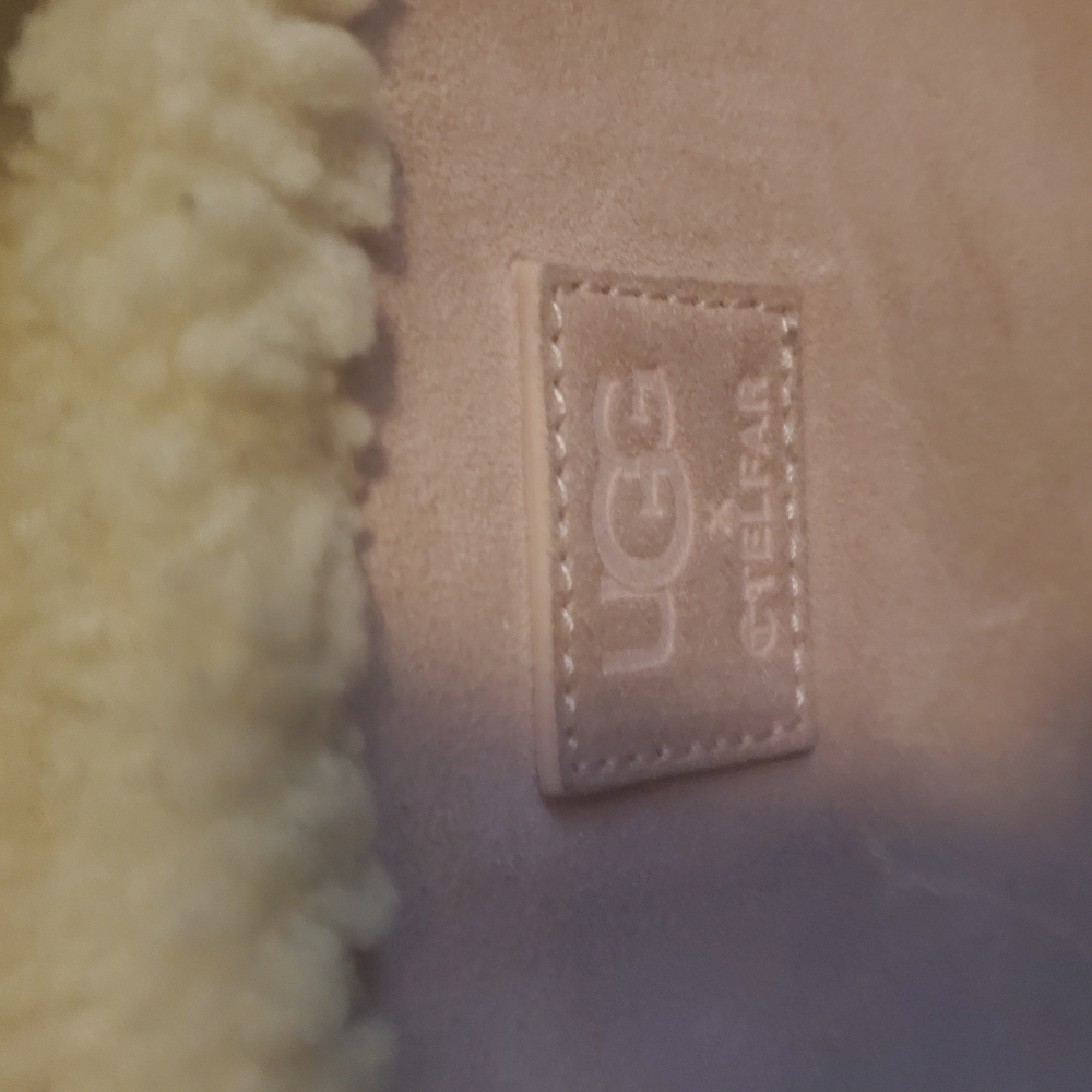 Authentic UGG X Telfar Colab (Very Large) Tote Bag - Picture 8 of 16